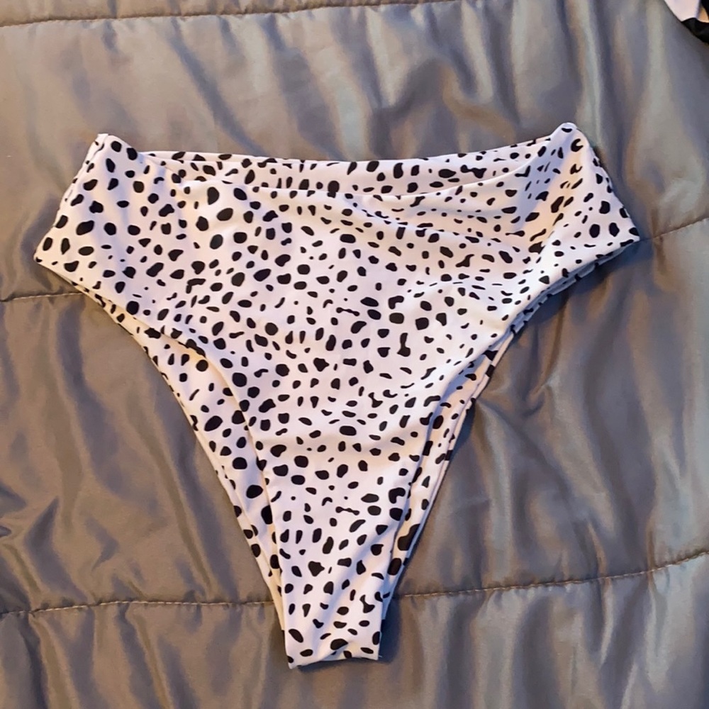 High waisted spotted bikini bottoms